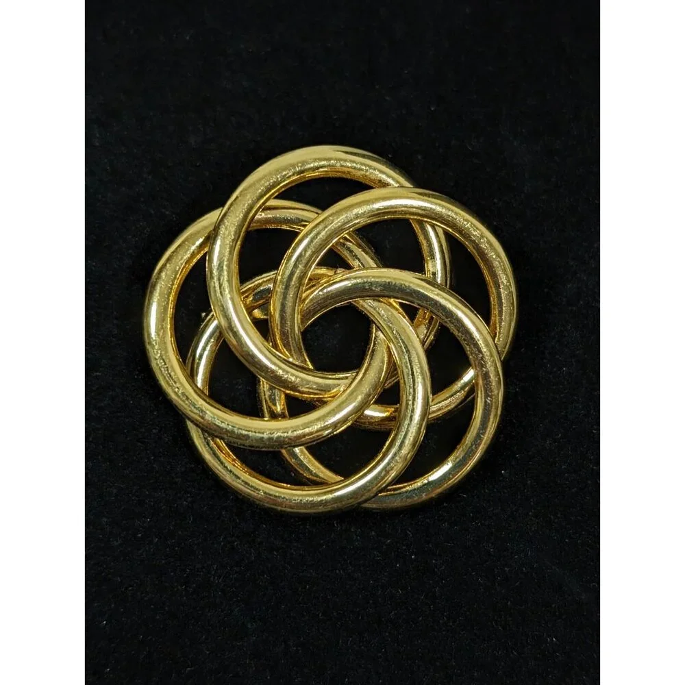Vintage Napier Gold Tone Open Metal Work Knot Round‎ Pin Brooch